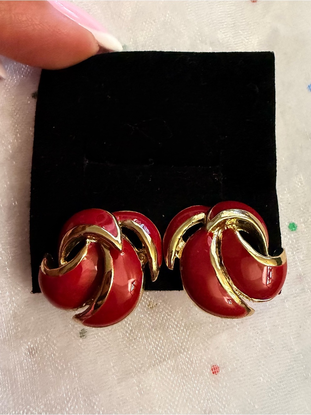 Gold/Red Tone Enamel Swirl Clip-On Vintage Stud Earrings for Lobe, Metal Fashion